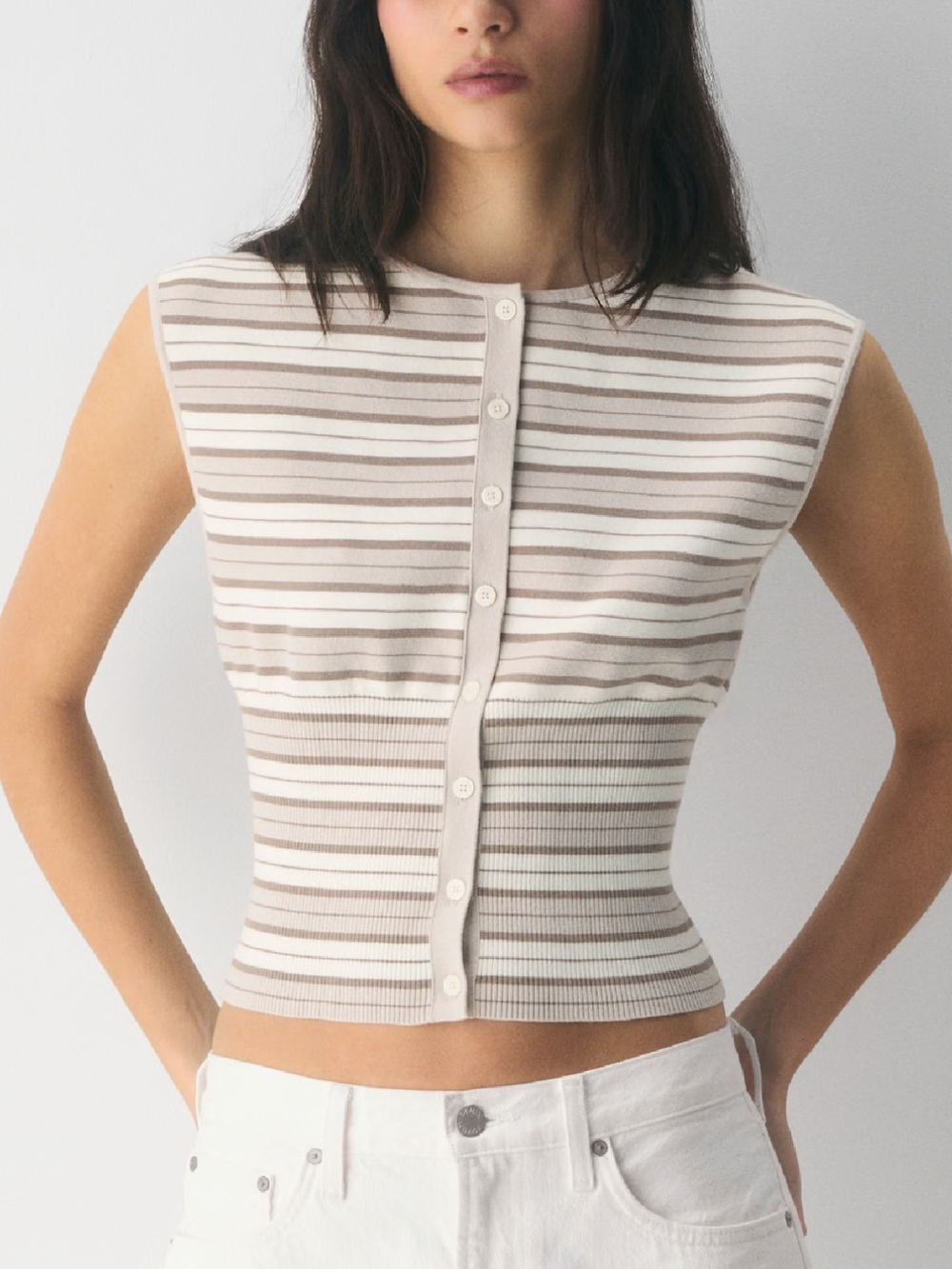 Aritzia Golightly Sleeveless Cardigan